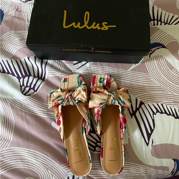 NWOT Lulu’s Lortho Pink Floral Pleated Bow Slide Sandals 6. - Picture 2 of 8